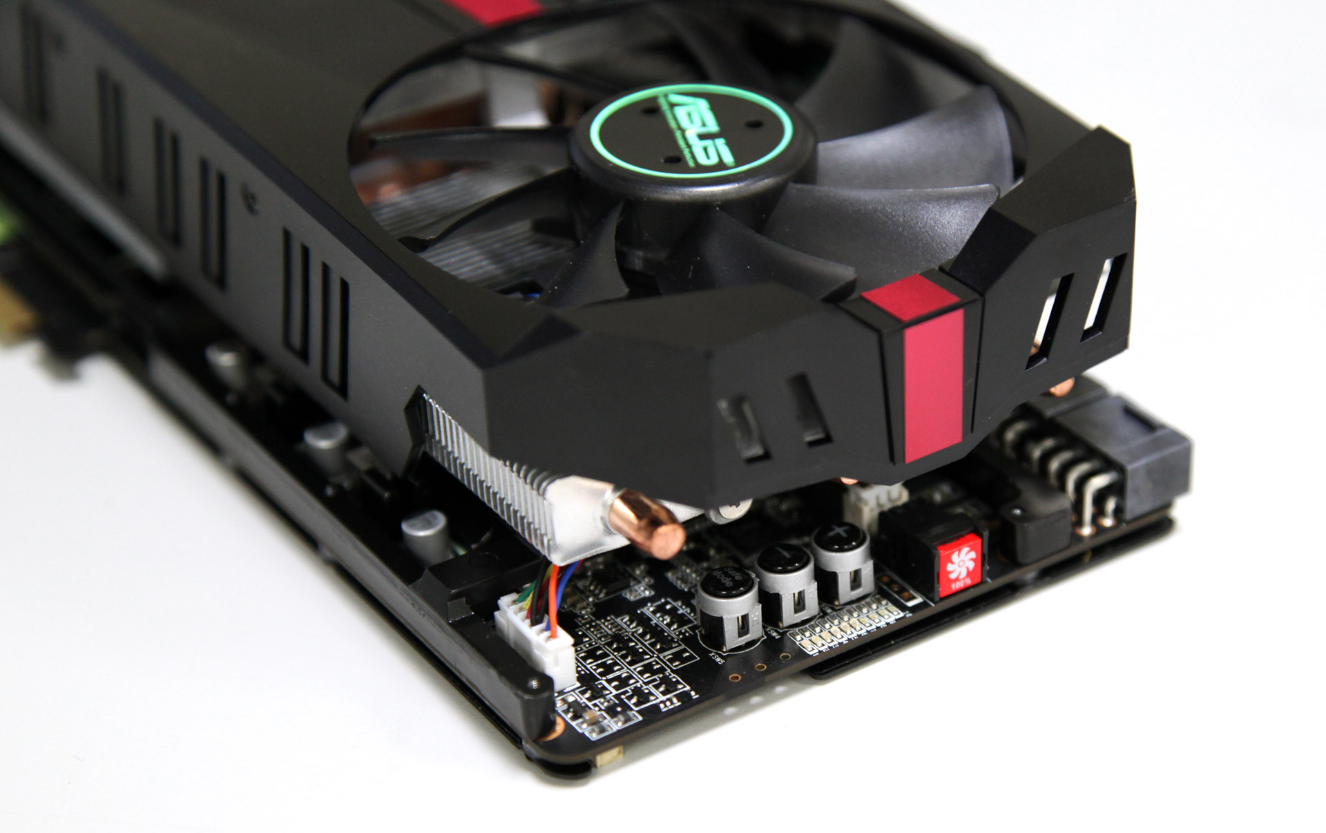 ASUS Radeon HD 7970 ROG MATRIX 06